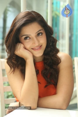 Mehreen Kaur New Photos - 6 of 40