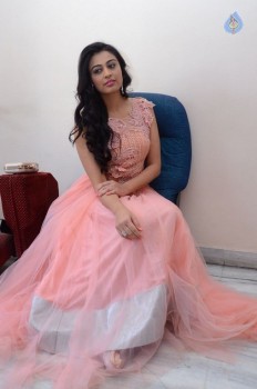 Neha Hinge New Gallery - 19 of 39