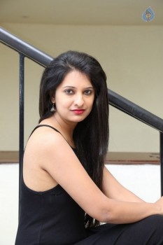 Nikita Bisht New Photos - 20 of 33