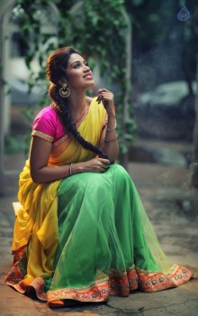 Nivetha Pethuraj Photos - 13 of 15