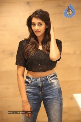 Pooja Jhaveri Photos - 20 of 34