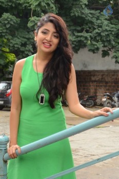 Poonam Kaur Photos - 5 of 31