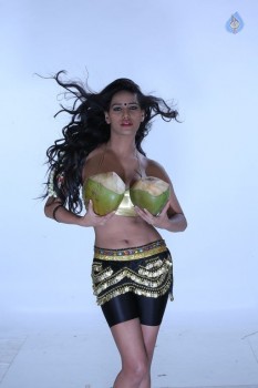 Poonam Pandey Photos - 4 of 39