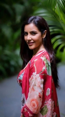 Priya Anand Photos - 2 of 6