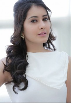 Raashi Khanna Pics - 1 of 6