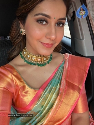 Raashi Khanna Pics - 6 of 9