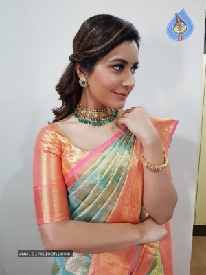 Raashi Khanna Pics - 8 of 9