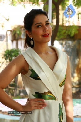 Raashi Khanna Pictures - 3 of 9