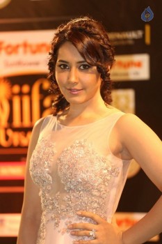 Rashi Khanna Gallery - 18 of 25