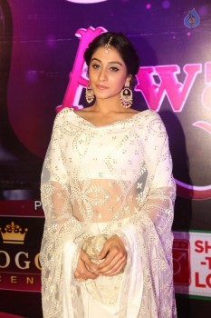 Regina Cassandra Images - 22 of 47