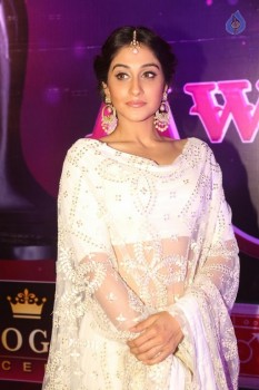 Regina Cassandra Images - 27 of 47