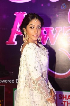 Regina Cassandra Images - 45 of 47