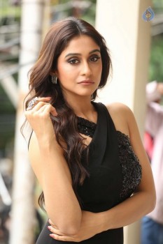 Regina Cassandra Images - 3 of 48