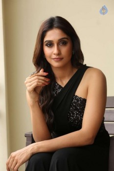 Regina Cassandra Images - 12 of 48