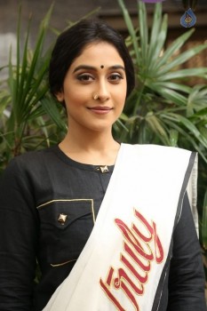 Regina Cassandra New Pics - 9 of 30