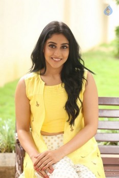 Regina Cassandra Photos - 44 of 61