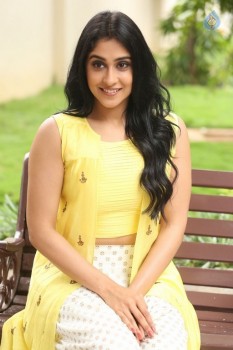 Regina Cassandra Photos - 56 of 61