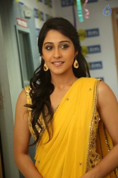 Regina Cassandra Pics - 15 of 52