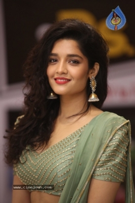 Ritika Singh Photos - 11 of 39