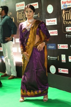 Sanjjanaa at IIFA 2017 - 25 of 41