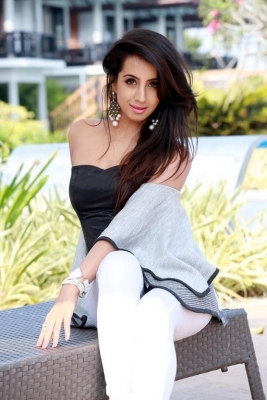 Sanjjanaa Galrani Latest Photoshoot - 1 of 6