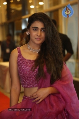 Shalini Pandey New Pics - 7 of 21