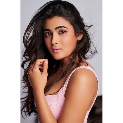 Shalini Pandey Photos - 3 of 7