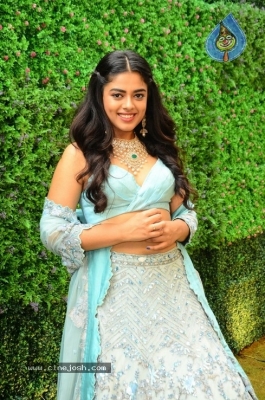 Siddhi Idnani Photos - 1 of 16