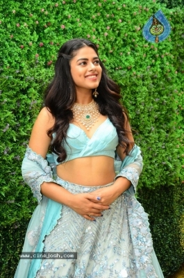 Siddhi Idnani Photos - 6 of 16