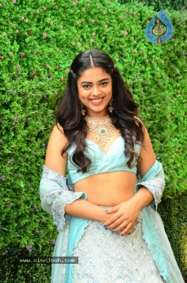 Siddhi Idnani Photos - 16 of 16