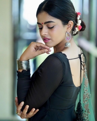 Siddhi Idnani Photos - 10 of 13