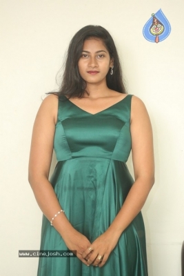 Siri Chandana Krishnan Photos - 9 of 21