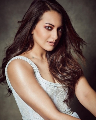 Sonakshi Sinha Stills - 8 of 15