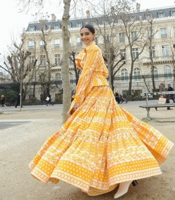 Sonam Kapoor Photos - 10 of 17