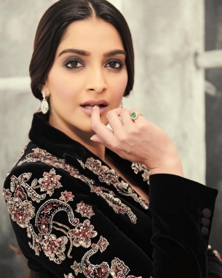 Sonam Kapoor Stills - 7 of 16