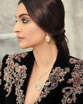 Sonam Kapoor Stills - 12 of 16