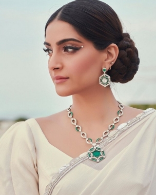 Sonam Kapoor Stills - 9 of 15