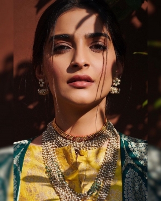 Sonam Kapoor Stills - 12 of 15