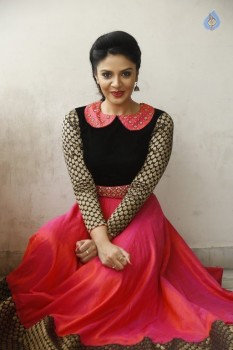 Sreemukhi Latest Pics - 58 of 60