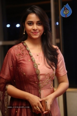 Sridivya Latest Photos - 19 of 21