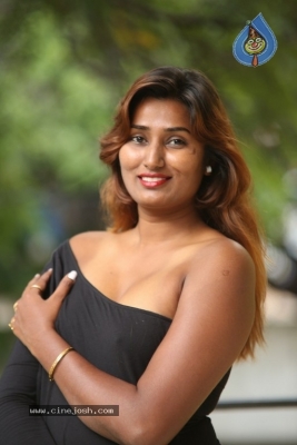 Swathi Naidu New Pics - 4 of 32