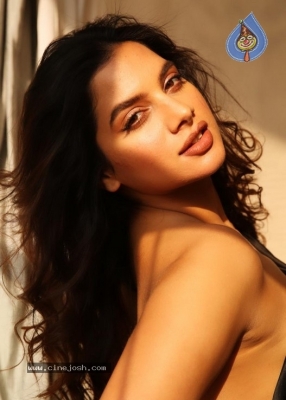 Tanya Hope New Photos - 9 of 13