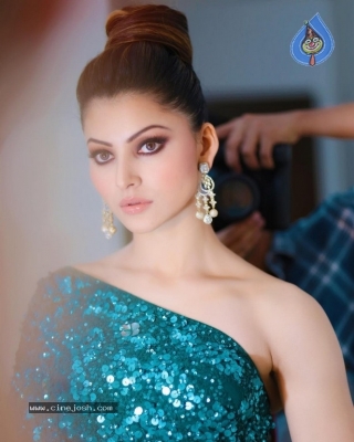 Urvashi Rautela Photos - 10 of 37