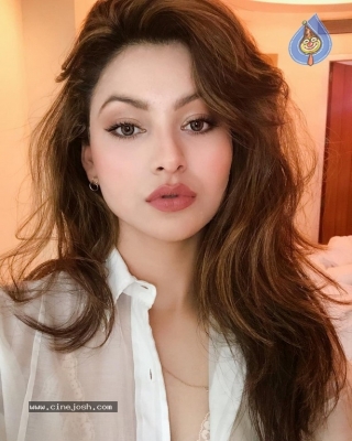 Urvashi Rautela signed 'Great Grand Masti' for nostalgia sake | Hindi Movie  News - Times of India