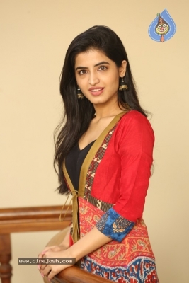 Vinali Bhatnagar Stills - 13 of 21