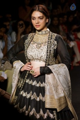 Aditi Rao Hydari at LFW Winter Festive 2017