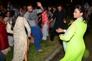 Bollywood Celebrities at Ganpati Visarjan