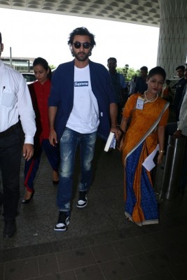 Bollywood Celebrities Spotted at Airport 