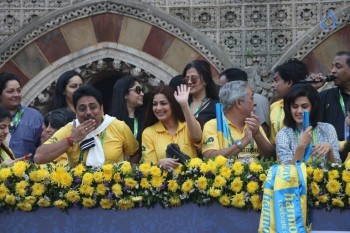 Celebrities Spotted at The Mumbai Marathon 2017