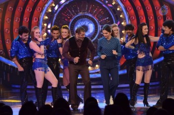 Deepika and Salman at Bigg Boss 9 House